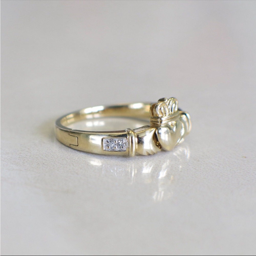 14k Gold Claddagh Eternity Ring - Picture 7 of 8